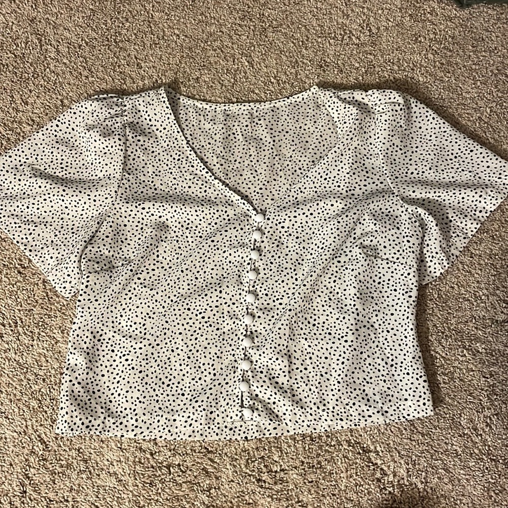 Black/white polka dot top